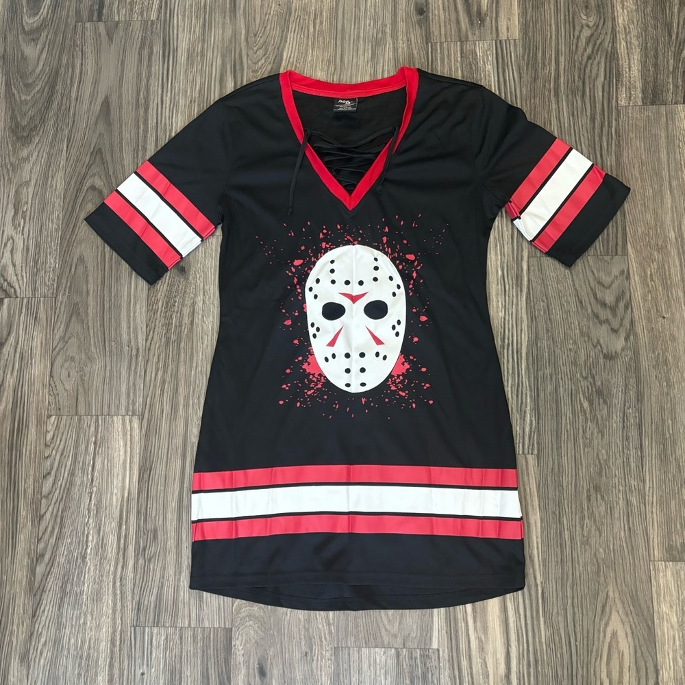 Jason Voorhees Hockey Dress – Friday the 13th - Picture 4 of 7